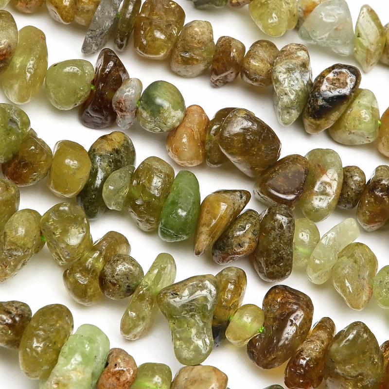 グロッシュラーライトガーネット チップ 4〜12mm［ロング連］【1連販売