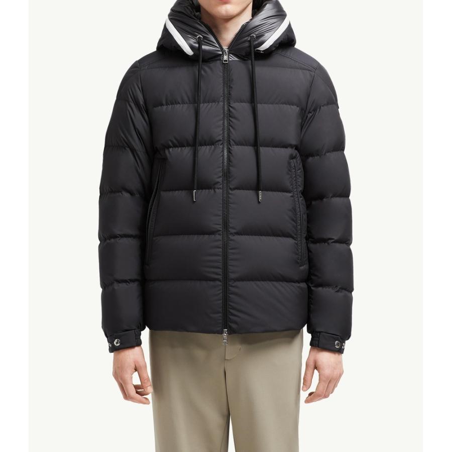 MONCLER（モンクレール） 2025/26秋冬 メンズCARDERE SHORT DOWN