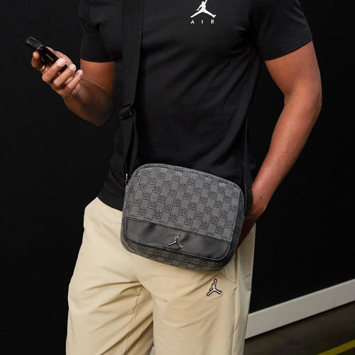 Jordan Nike / ナイキ ジョーダン MONOGRAM MINI MESSENGER BAG