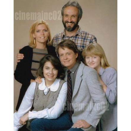 海外ドラマ『ファミリータイズ』笑顔の家族5人写真/マイケル・J