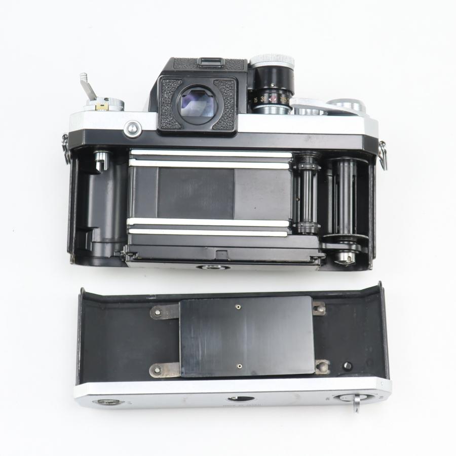 Nikon FE 極美品 元箱、説明書付き Nikon FE 極美品 元箱、説明書付き