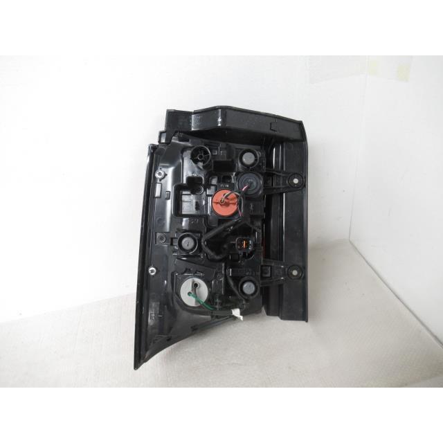 デリカD5 3DA-CV1W 右テールランプ 8330B138 351565 : クラウン2号店