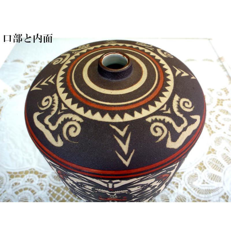 景徳鎮花瓶 作家物 唐得貴作 饕餮紋掻き落とし小口瓶 : 中国貿易公司