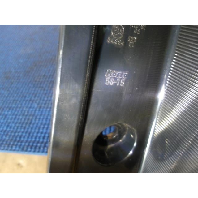 アルファード 右テールランプ 58-75/58-79 207182 : 有限会社尼岡産業