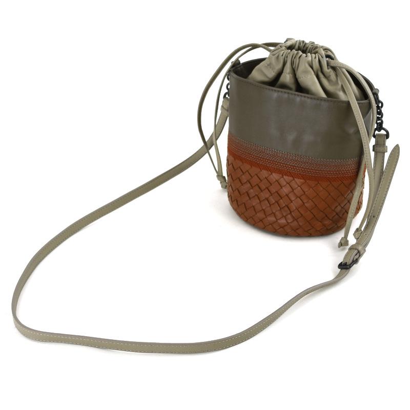 BOTTEGA VENETA（ボッテガ・ヴェネタ） ショルダーバッグ イントレ