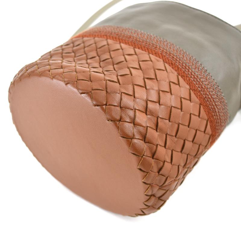 BOTTEGA VENETA（ボッテガ・ヴェネタ） ショルダーバッグ イントレ