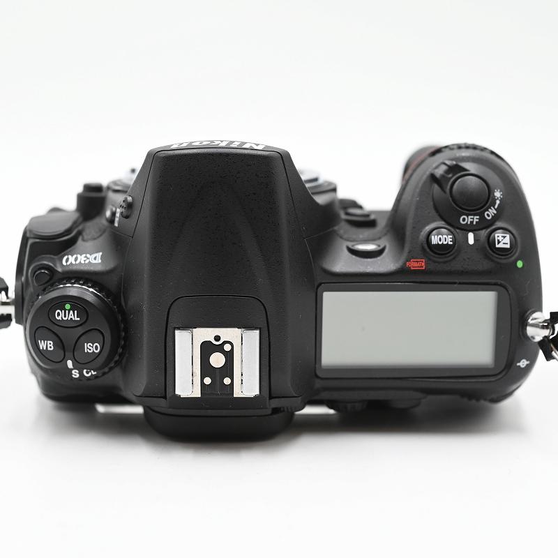 Nikon ニコン デジタル一眼レフカメラ D300 ボディ (ショット数2357枚