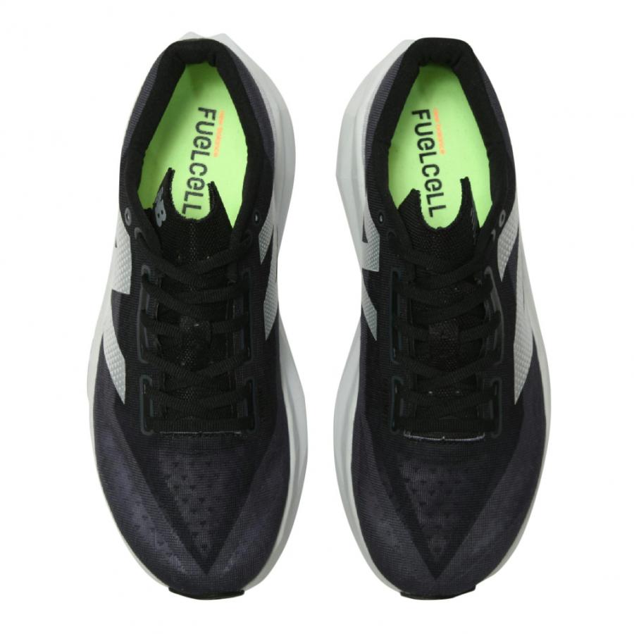 New Balance（ニューバランス） FuelCell Rebel v4 フューエルセル