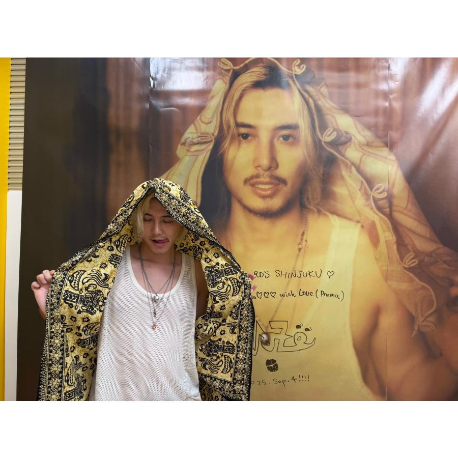 藤井風さん着用 インドネシアバティック Instagram スペインオフ