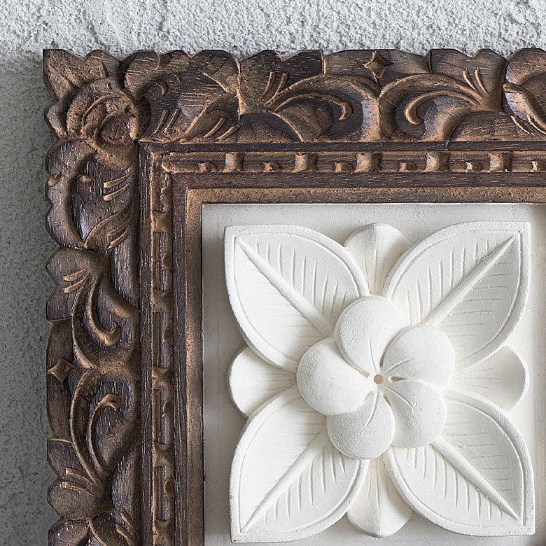 木彫りフレーム付きプルメリアモチーフのストーン レリーフ 彫刻 20