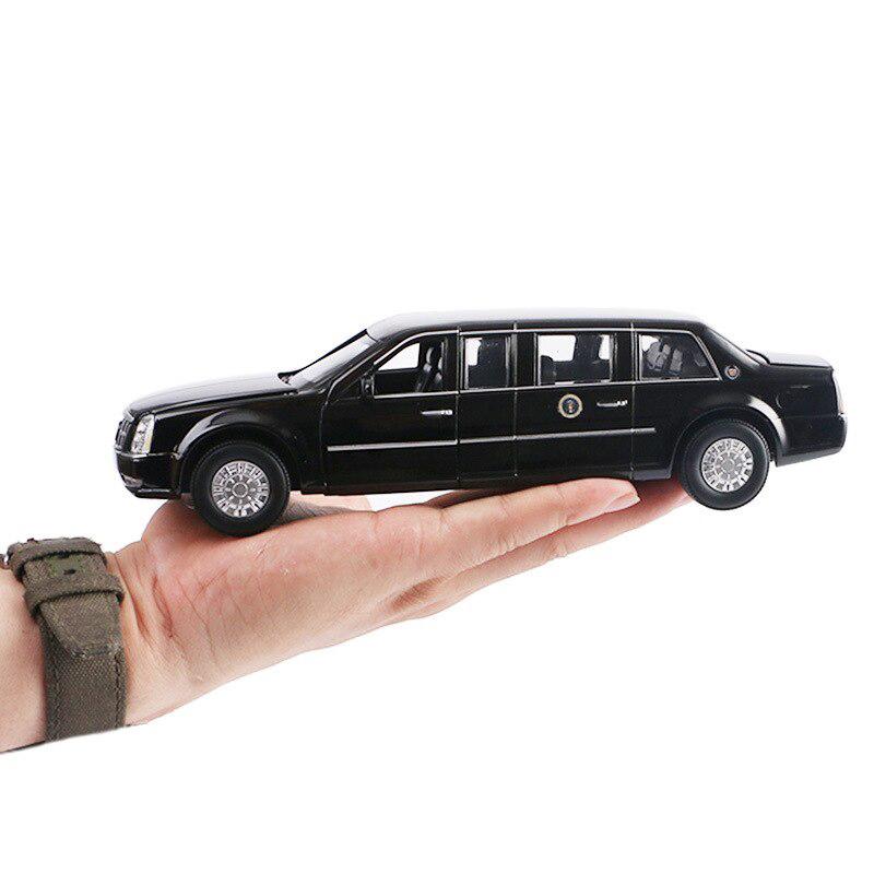 キャデラック ONE リムジン 1/32 ミニカー 全2色 ライト点灯 エンジン