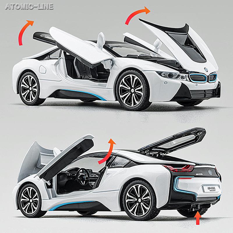 BMW BMW i8 1/24 ミニカー 全2色 ライト点灯 エンジンサウンド 合金