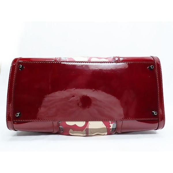 BURBERRY ハンドバッグ ハート型チャーム付き BURBERRY ハンドバッグ