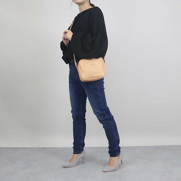 IL BISONTE（イルビゾンテ） ショルダーバッグ 本革 レザー カメラ