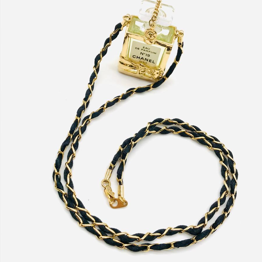CHANEL（シャネル） 香水 ネックレス リボン NO19 ゴールド