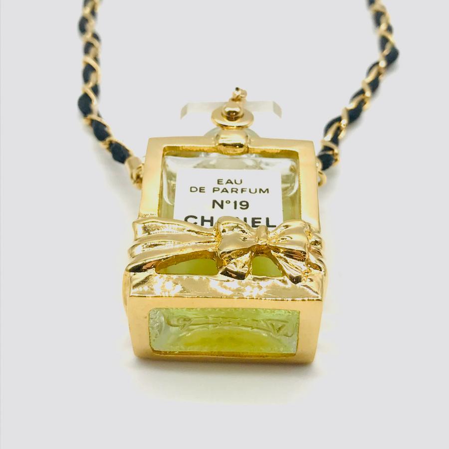 CHANEL（シャネル） 香水 ネックレス リボン NO19 ゴールド