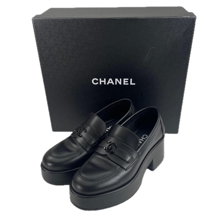 CHANEL（シャネル） 美品△CHANEL 22B G39206 ココマーク金具付き 厚底