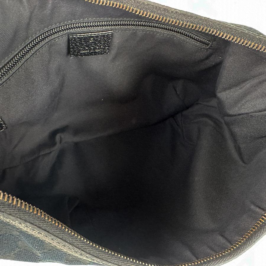 GUCCI（グッチ） 斜め掛けショルダーバッグ GGキャンバス ブラック