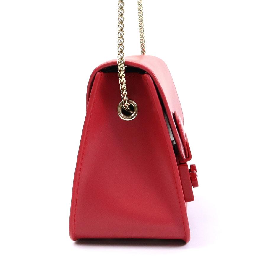 FURLA（フルラ） 斜め掛けショルダーバッグ レザー レッド : ブランド