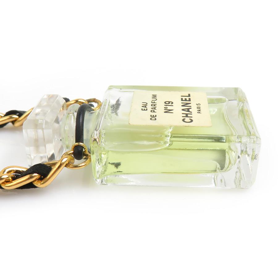 CHANEL（シャネル） ネックレス 香水ボトル No.19 レジン/レザー