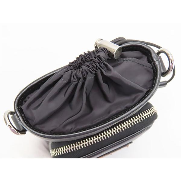 PRADA（プラダ） 新古品 レザー スマートフォンケース フォンポーチ