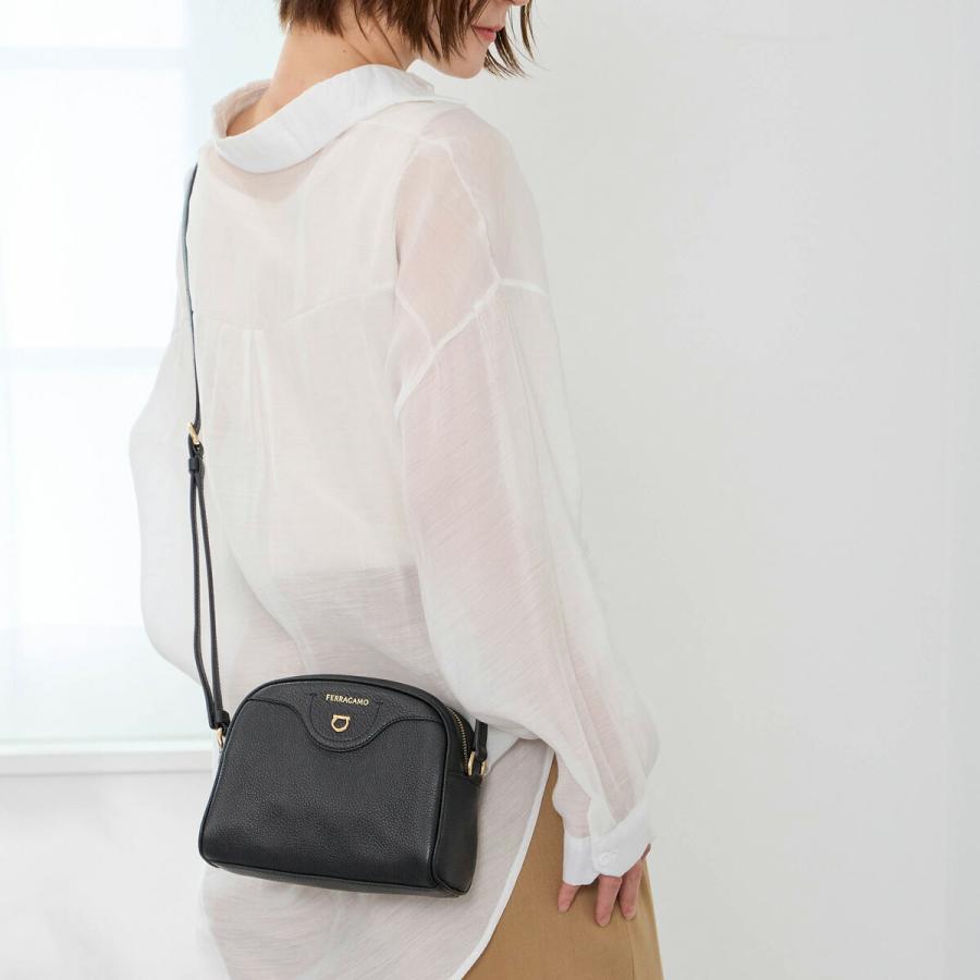 FERRAGAMO（フェラガモ） 並行輸入 ショルダーバッグ ガンチーニ