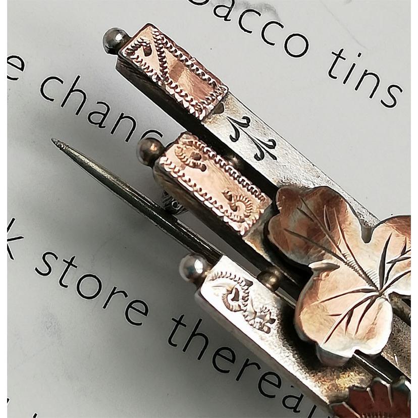 ヴィクトリアン シルバー ブローチ 1893年 イギリスアンティーク : BAU