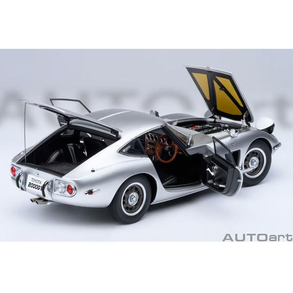 オートアート 1/18 トヨタ 2000GT 1967 （シルバー）(79548) : バック