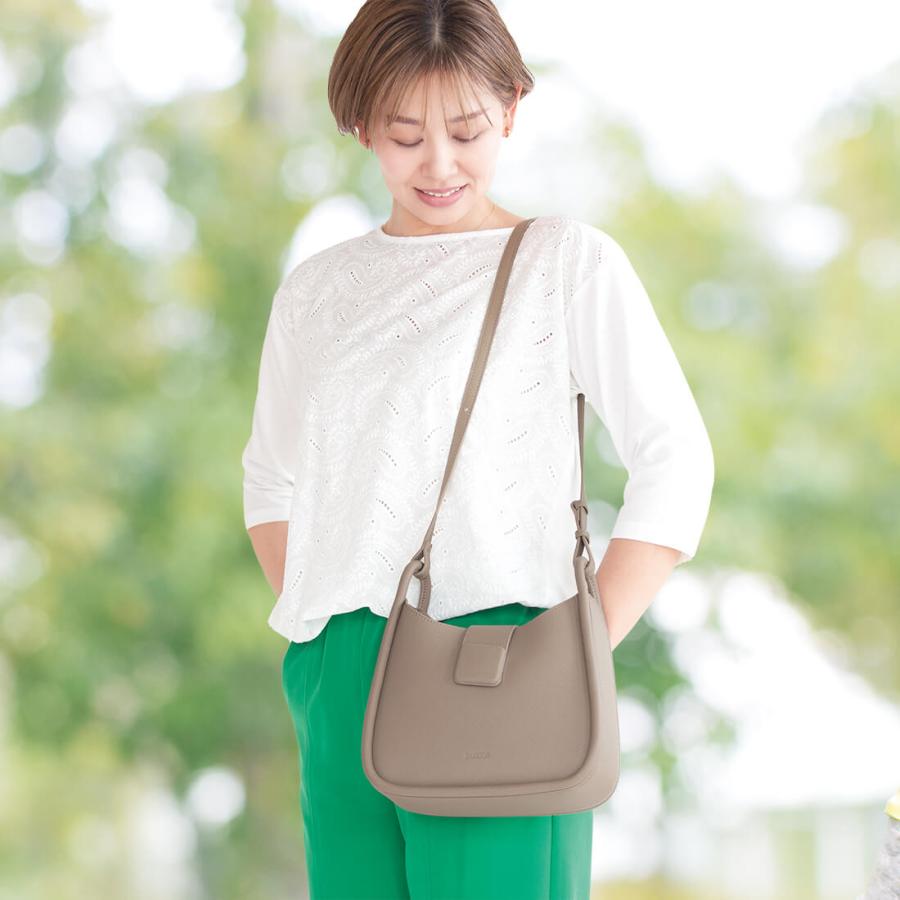 BARCOS（バルコス） ベルトデザインシュリンクレザーショルダーバッグ