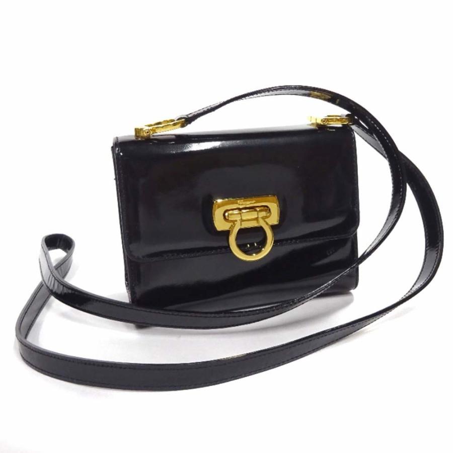 フェラガモ ガンチーニ ミニ ショルダーバッグ エナメル ブラック