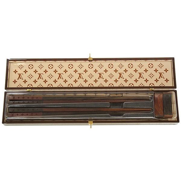 LOUIS VUITTON（ルイ・ヴィトン） ノベルティ モノグラム 箸 VIP限定