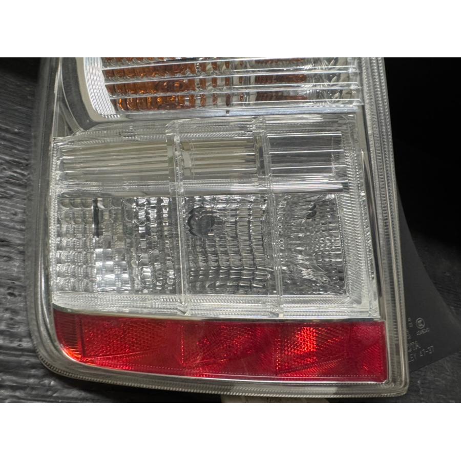 トヨタ 30 プリウス 前期 (ZVW30) 純正 左右 セット テールランプ LED