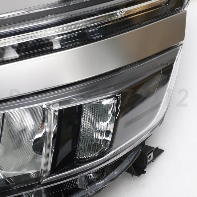 トヨタ（TOYOTA） 【中古】 ヴォクシー 80 前期 左ヘッドライト LED