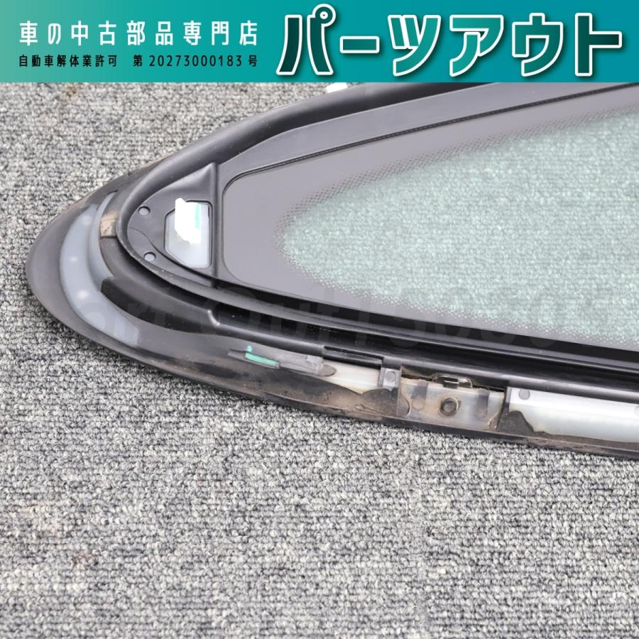 PORSCHE（ポルシェ） [P-15]ポルシェ カレラ4 左クォーターガラス