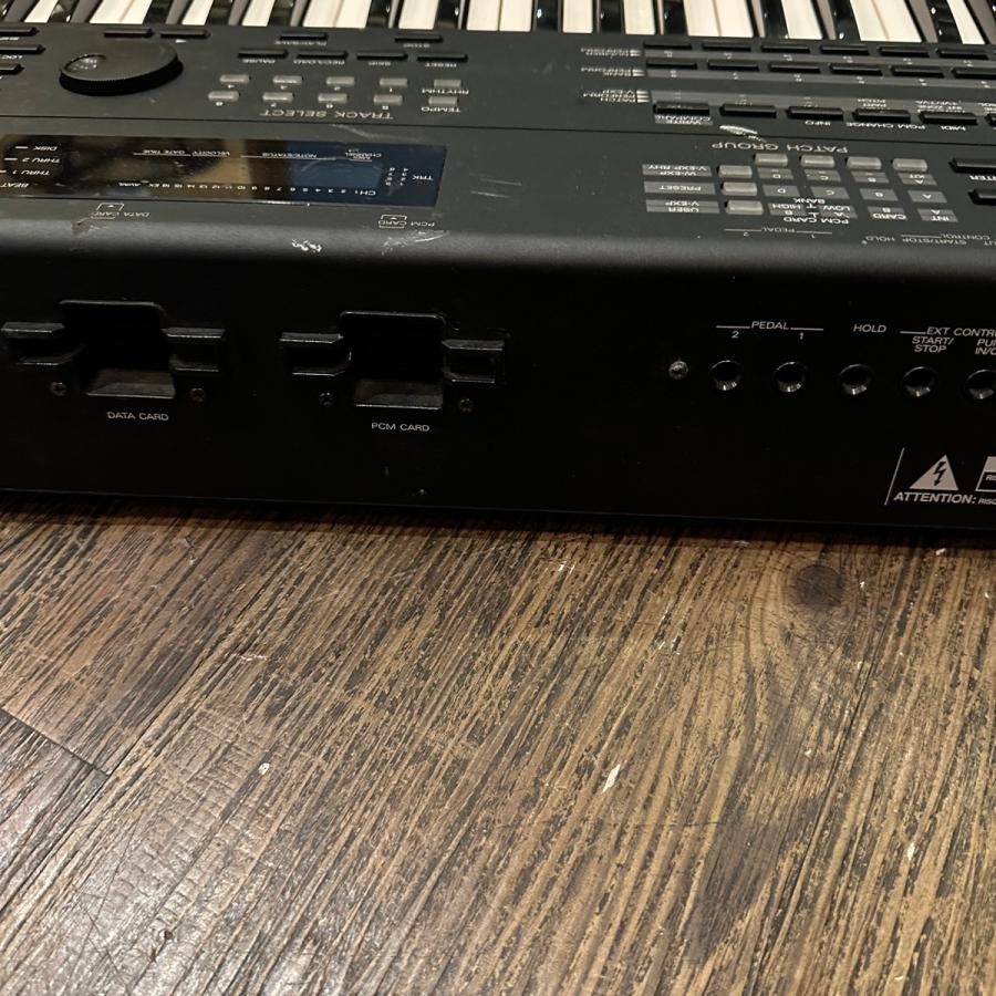 ローランド（Roland） Roland JV-1000 Synthesizer Keyboard