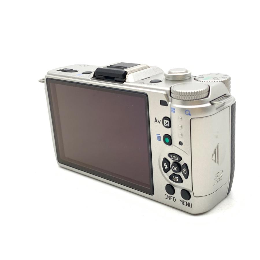 中古】 【良品】 ペンタックス Q7 ボディキット シルバー : カメラの