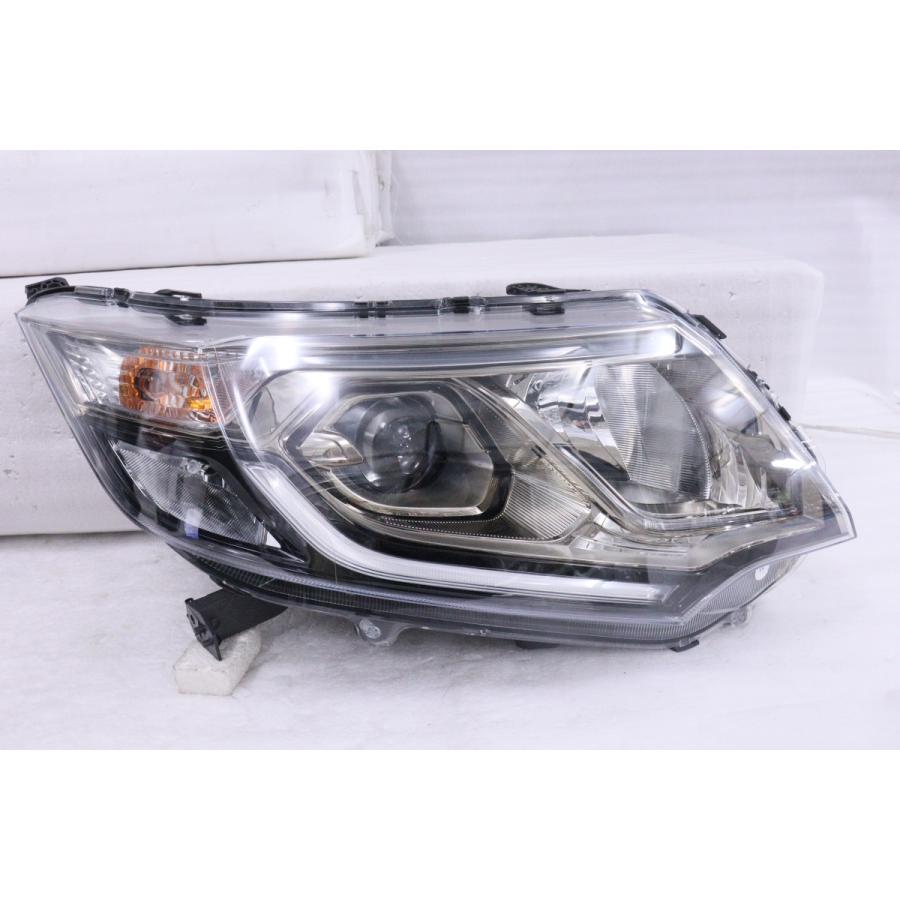 ホンダ（HONDA） 1X-1260☆前期 LED RP3 ステップワゴンスパーダ☆右