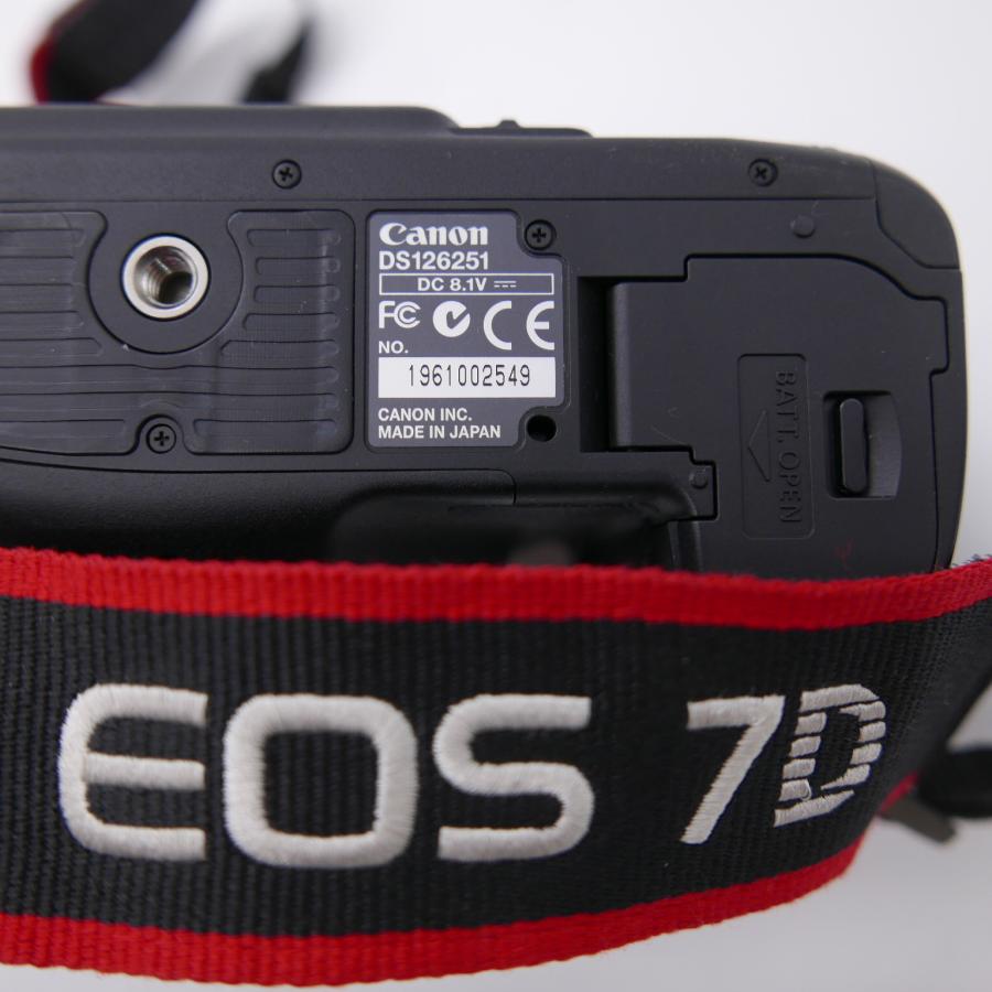 Canon キャノン デジタル 一眼レフカメラ EOS 7D DS126251 ボディ