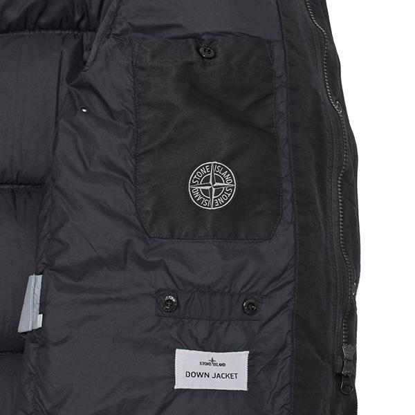 STONE ISLAND（ストーン アイランド） 25AWモデル バッジワッペン付き
