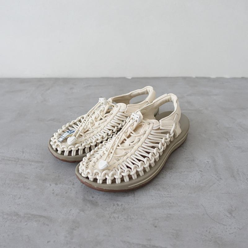 未使用】キーン KEEN *UNEEK WHITE CAP/CORNSTALK メッシュサンダル 37