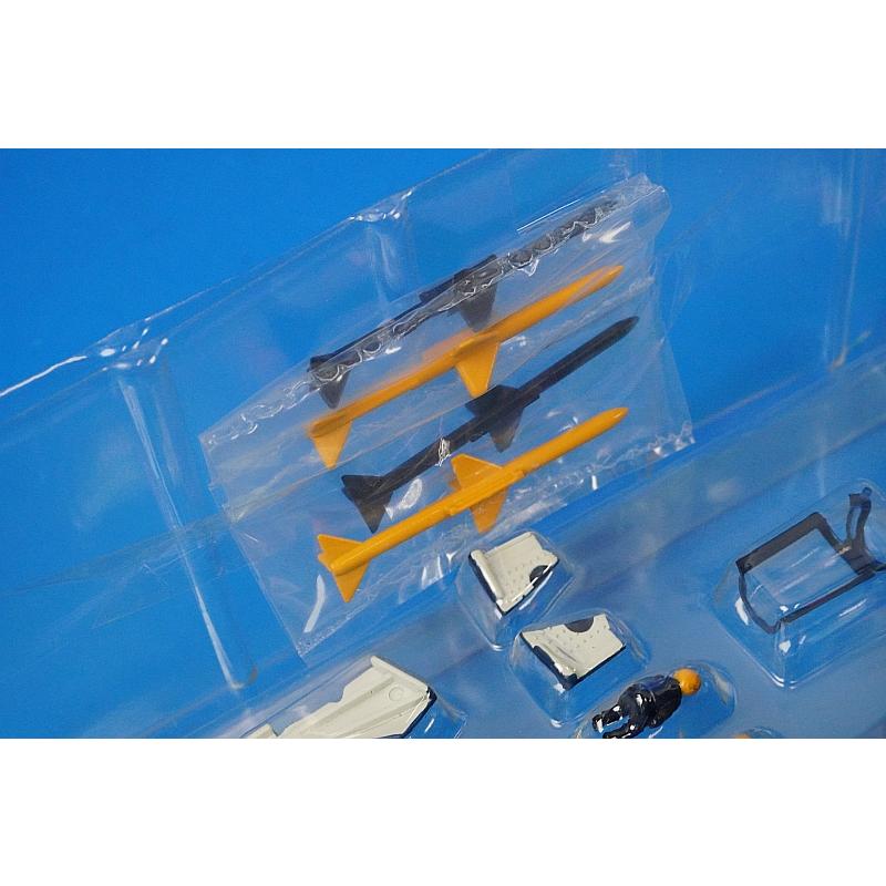 1/72 F-4J ファントムII アメリカ海軍 デモチーム ブルーエンジェルス