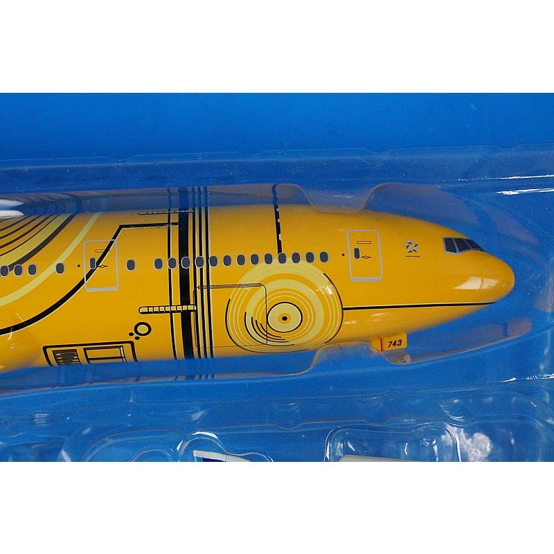 1/200 B777-200ER ANA スターウォーズ C-3PO JA743A [NH20104] 全日空