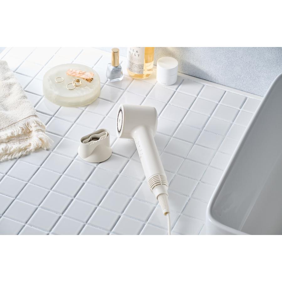 FESTINO(フェスティノ) ツヤニュアンス ドライヤー ホワイト : 二子