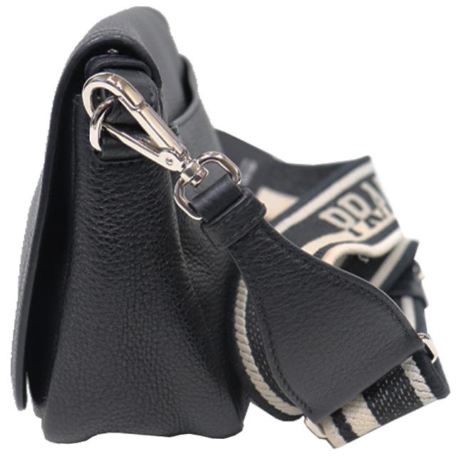 PRADA（プラダ） 斜め掛け ショルダーバッグ 斜めがけ 押しレザー 黒