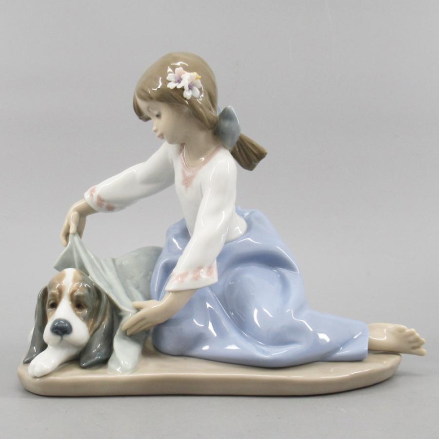 リヤドロ No.5688 「風邪をひかないように」 Lladro/陶器/置物/犬/少女