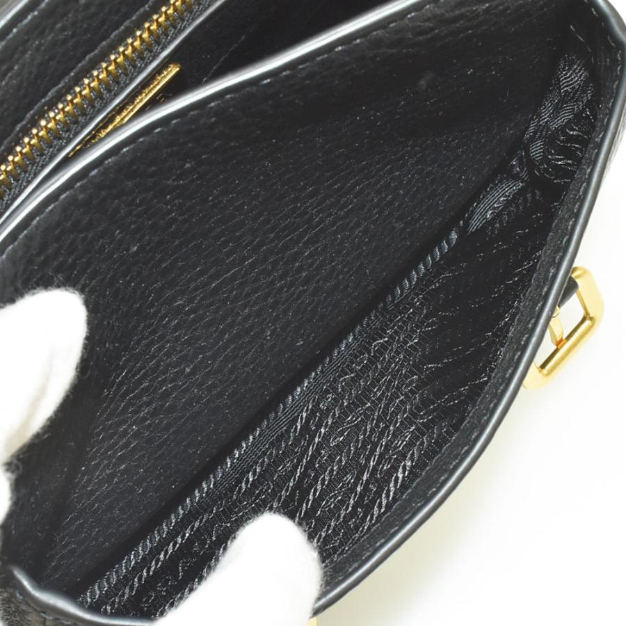 PRADA（プラダ） ショルダーバッグ 2way ストライプ柄 替えベルト付き