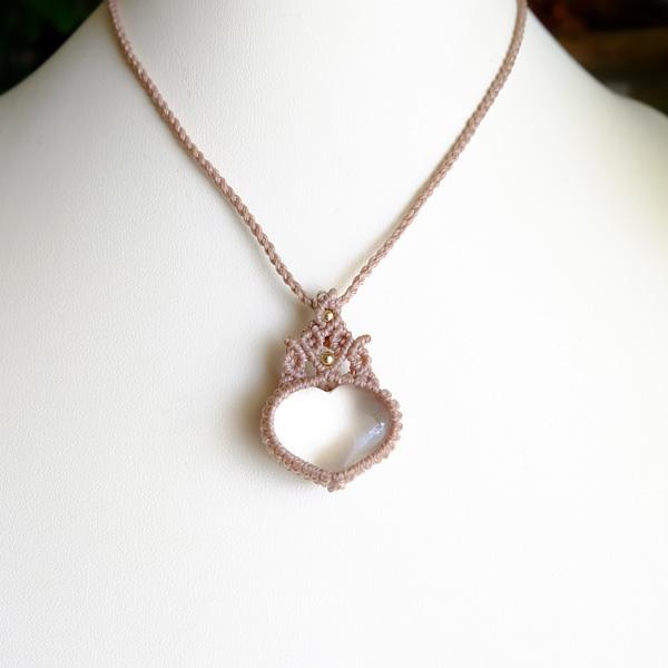 ハート型水晶 天然石マクラメ編みペンダントネックレス （誕生日