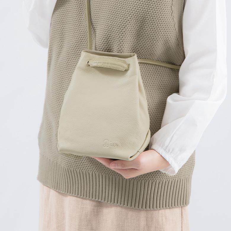 Diu（ディウ） ショルダーバッグ ハンドバッグ 2way 本革 レザー