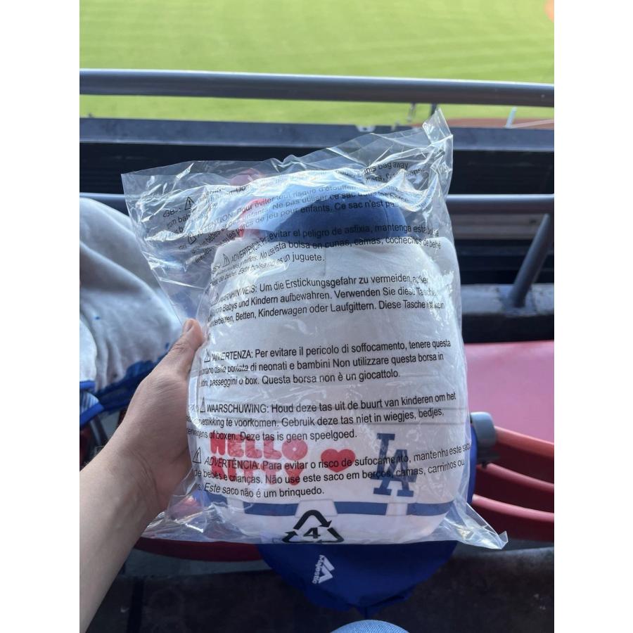 LA ドジャース 球場配布 2025年4月14日 サンリオ ハローキティ