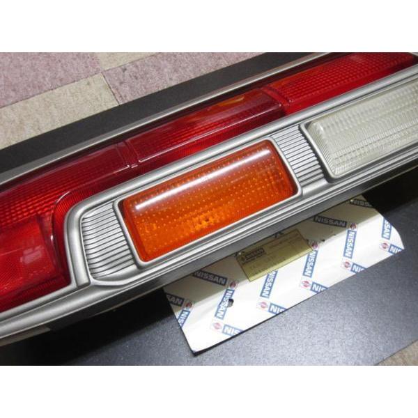 純正新品 セドリック 330 前期 テールライト 左 : ファインオート